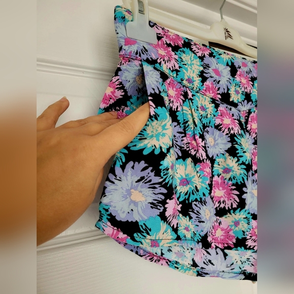 Kirra Women's Shorts 100% Rayon Floral Pattern 2 Pockets, Size Medium - Picture 11 of 12